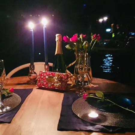 Vila Z Widokiem Na Jezioro