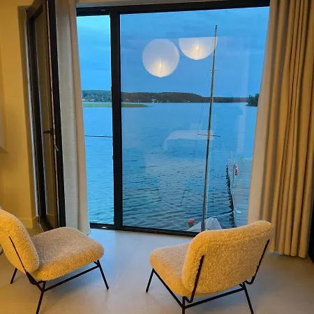 Vila Z Widokiem Na Jezioro Pluski