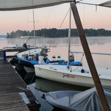 Z Widokiem Na Jezioro Pluski